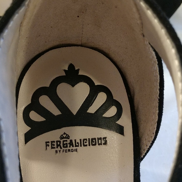 Heels - Picture 3 of 4